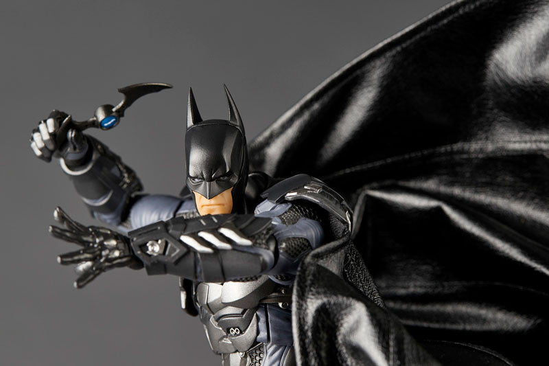 Batman: Arkham Knight Batman Revoltech Amazing Yamaguchi Action Figure