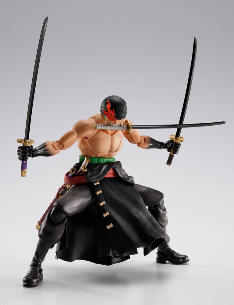 One Piece  Roronoa Zoro The King of Hell S.H.Figuarts Action Figure 15 cm